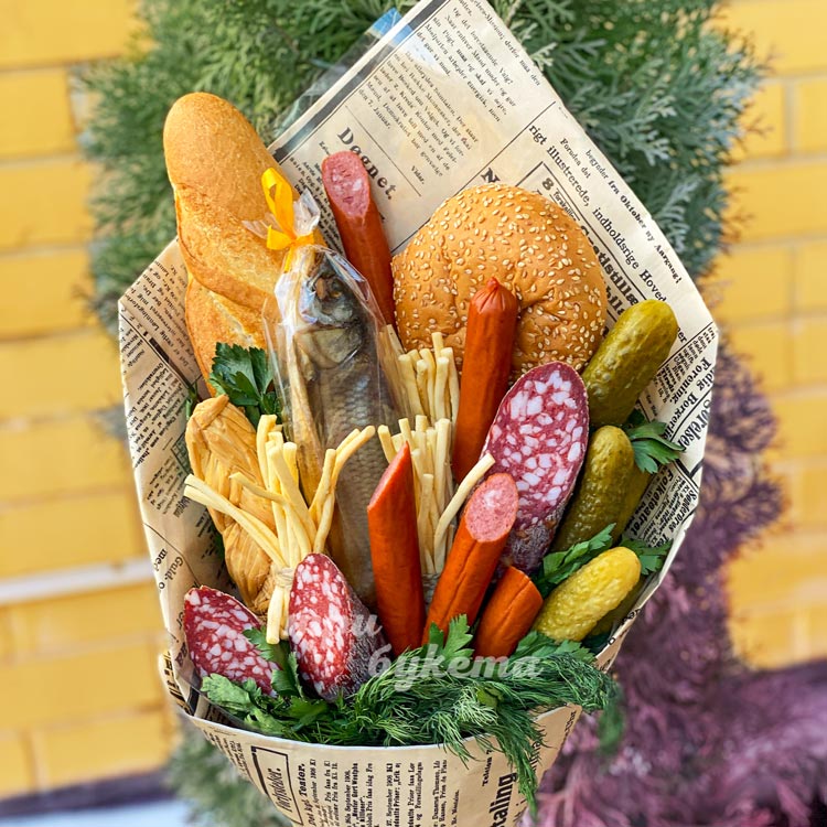 Съедобный букет №2 (на фоне кипариса)